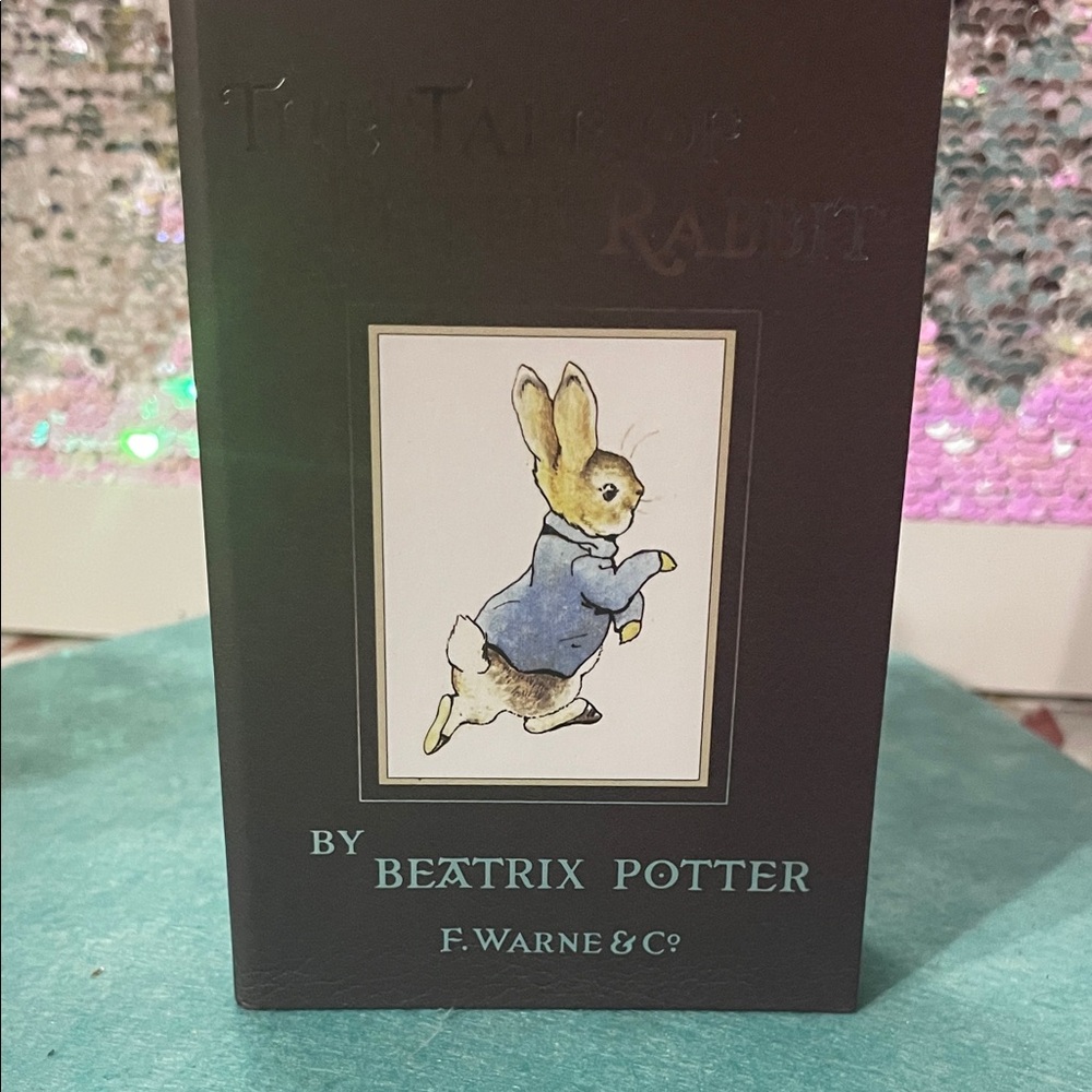 Peter rabbit cosmetic eyeshadow and lipgloss